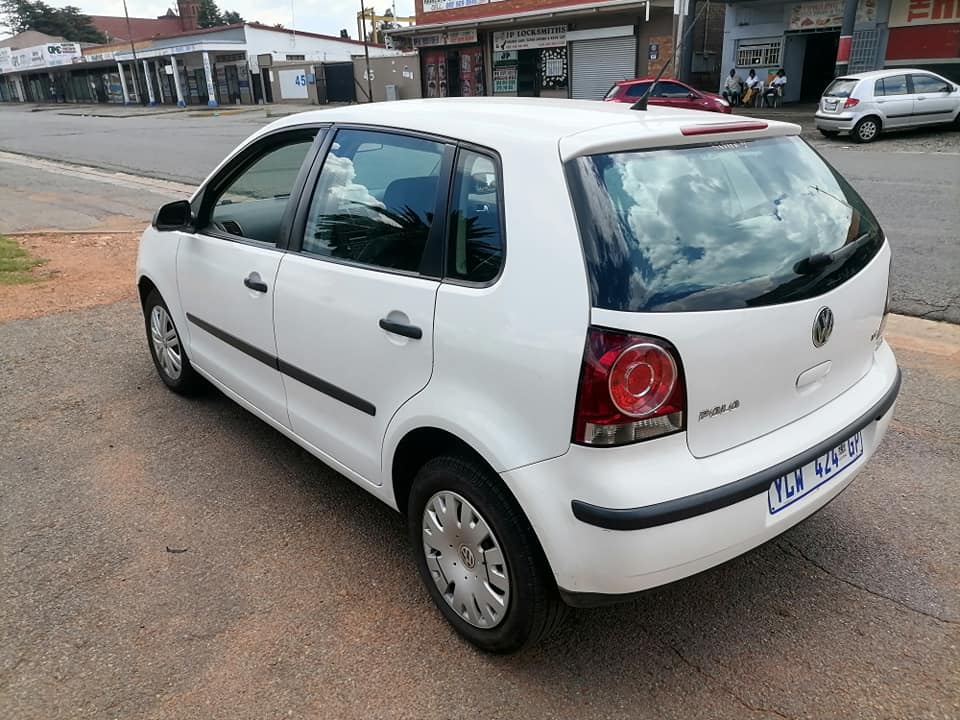 2009 Volkswagen polo Bojwa 1.6 Trend line with a nice interior