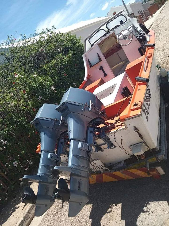 Boat and trailer NO ENGINES Boat and trailer NO ENGINES