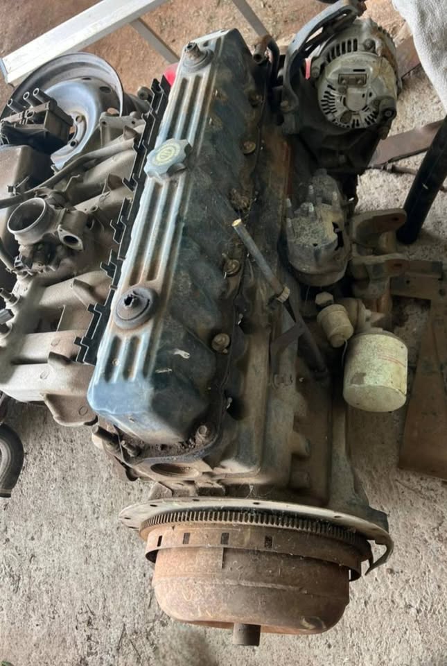 1996-1998 Jeep Wrangler TJ Cherokee 4.0 Straight Six Engine Parts - Private Seller 1996-1998 Jeep Wrangler TJ Cherokee 4.0 Straight Six Engine Parts - Private Seller