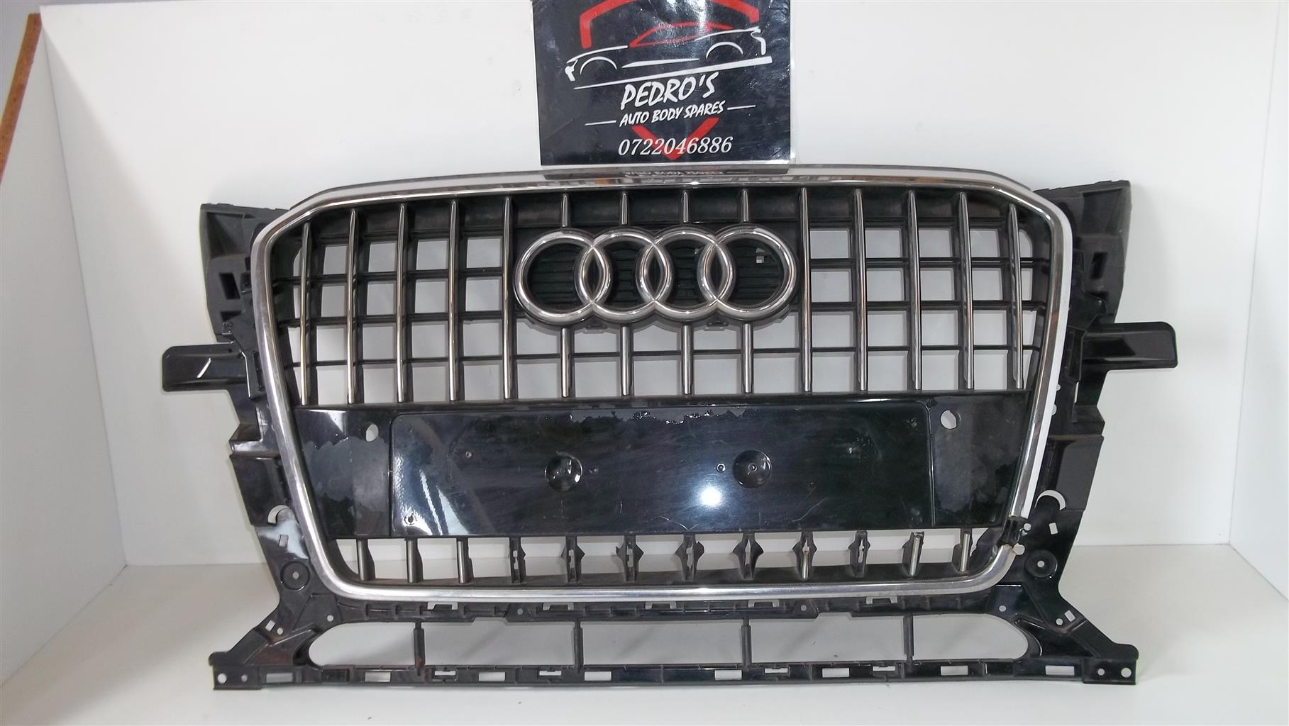 Audi Q5 radiator grille - Private Seller Audi Q5 radiator grille - Private Seller