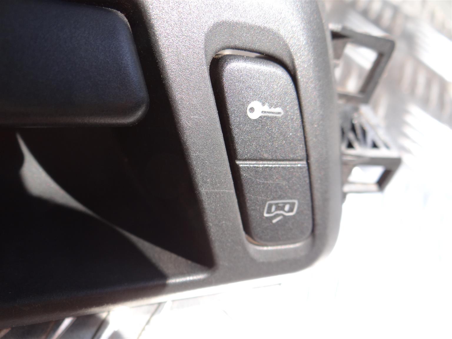 Door Lock components - VW Amarok