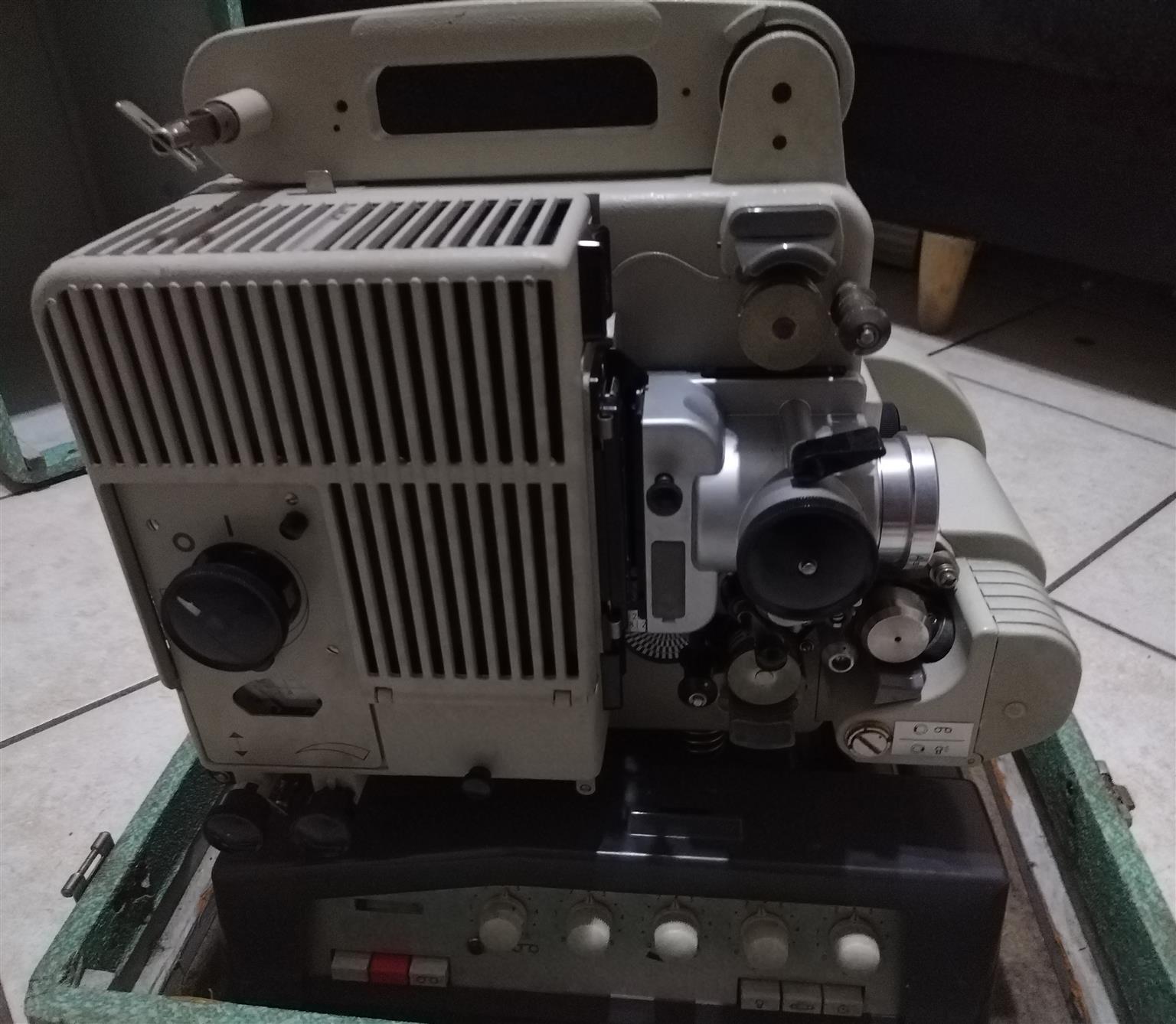Vintage Siemens 16mm projector