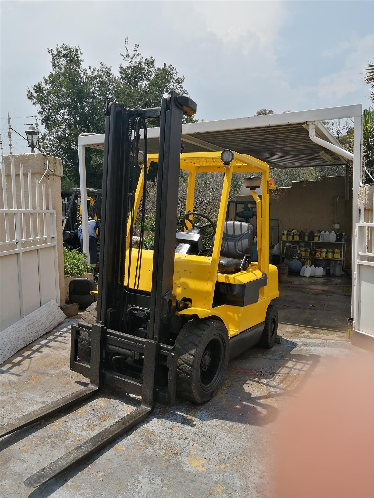 Forklifts for sale. We buy and sell second hand and refurbished