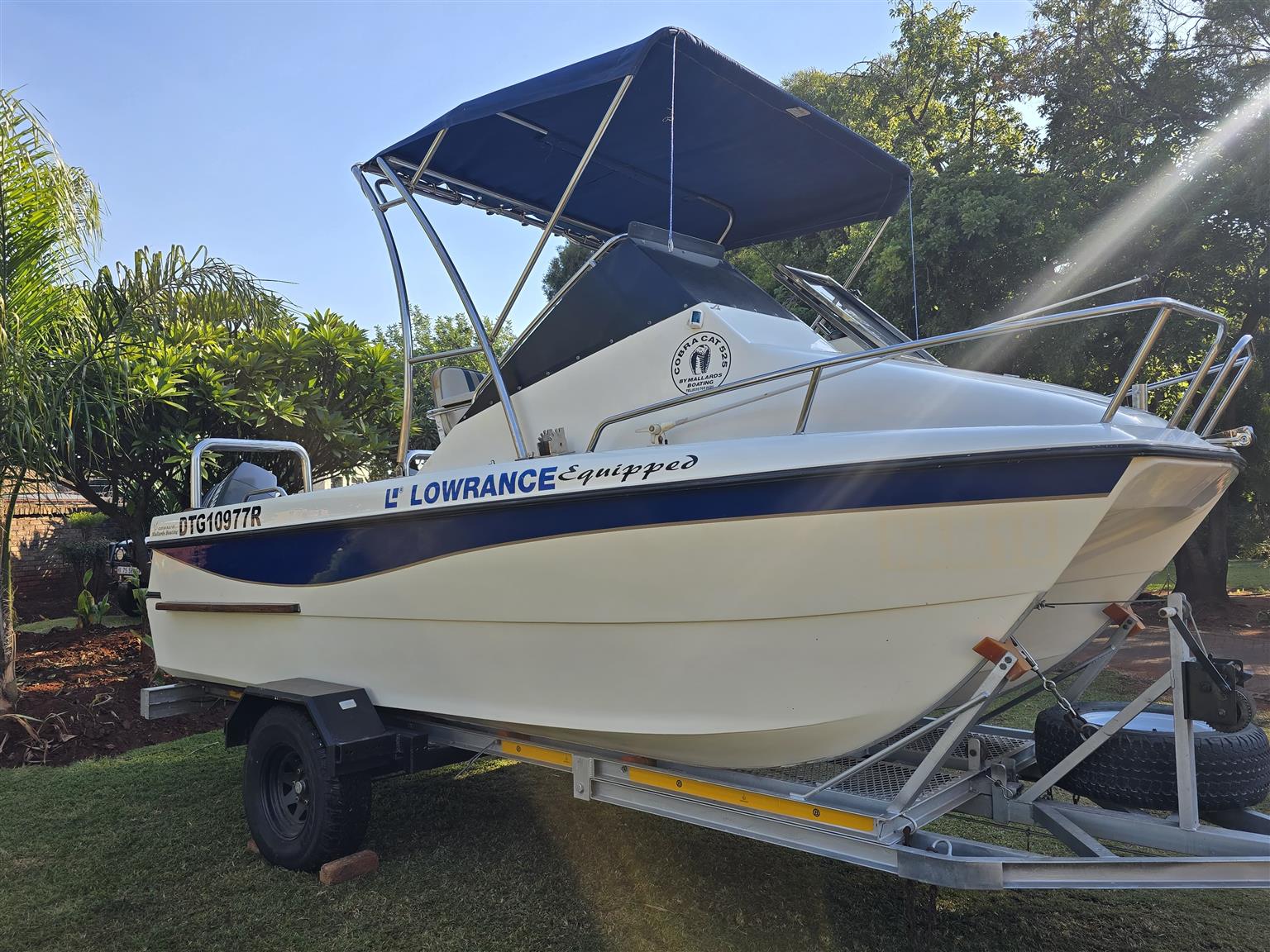 Cobra Cat 525 Refurbished boat