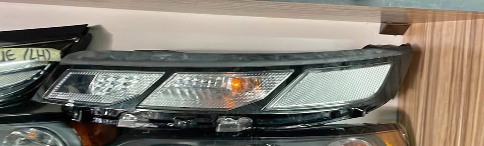 Hyundai Venue headlight - Private Seller Hyundai Venue headlight - Private Seller