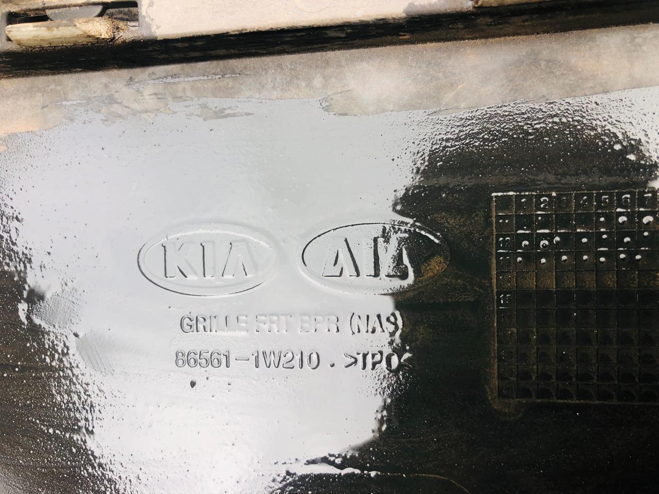 Kia Rio  front bumper with grills (hatchback) - Private Seller
