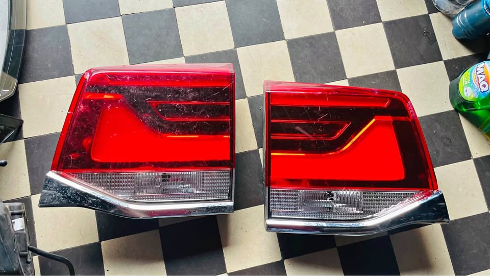 TOYOTA LAND CRUISER LC200 TAILLIGHTS 2016-2020 - Private Seller TOYOTA LAND CRUISER LC200 TAILLIGHTS 2016-2020 - Private Seller