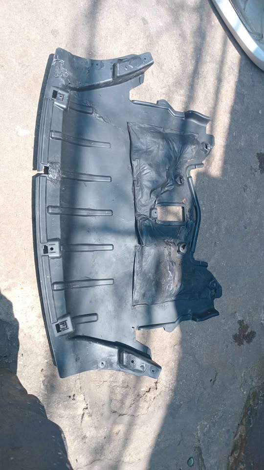 ENGINE SPLASH COVER FOR BMW E70 X5 MODELS - Private Seller