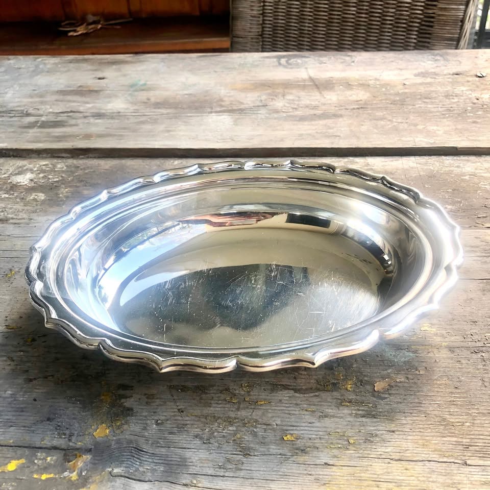 Oval Etched Silver Plated Dish for Stylish Gatherings Oval Etched Silver Plated Dish for Stylish Gatherings