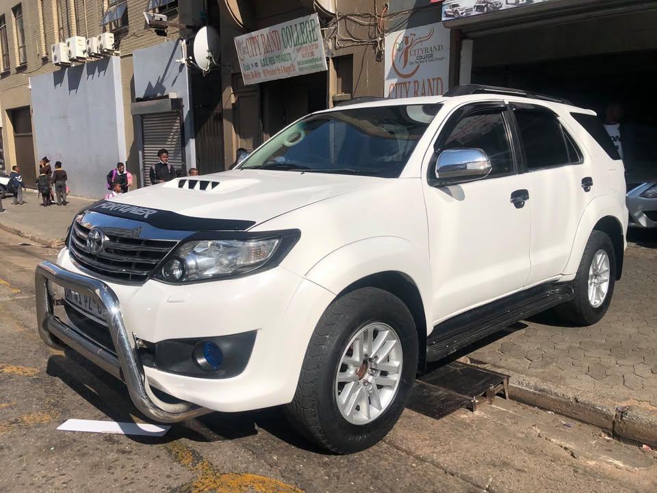 2015 Toyota fortuner 3.0 d4d automatic