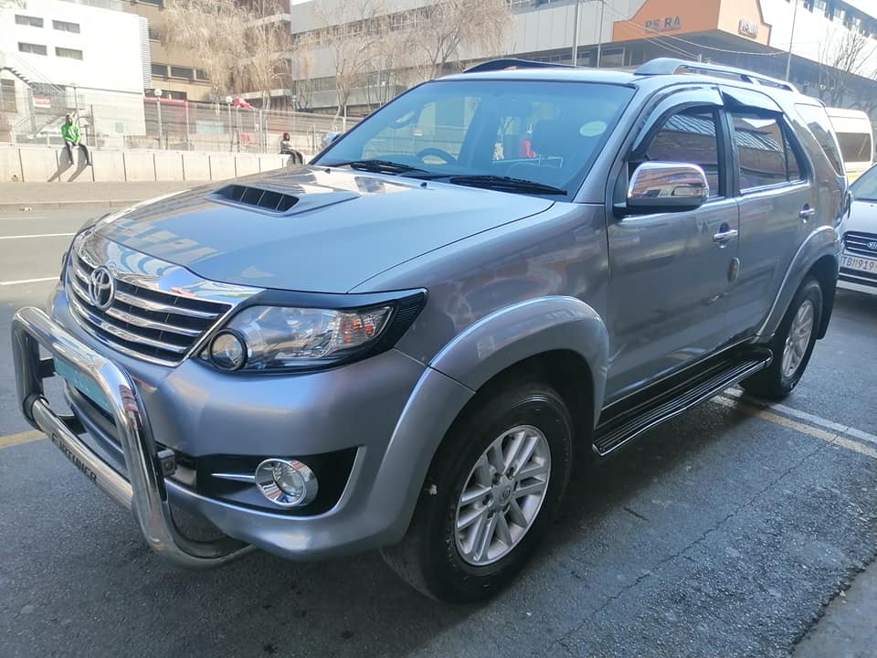 2014 Toyota Fortuner 3.0 D4-D 2x4 155000km Automatic