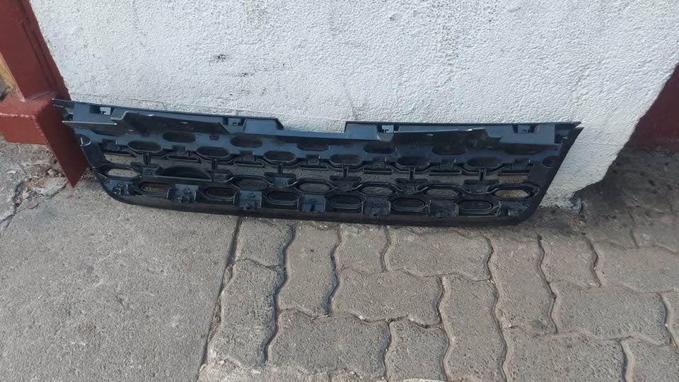 LAND ROVER SPORT GRILL - Private Seller LAND ROVER SPORT GRILL - Private Seller
