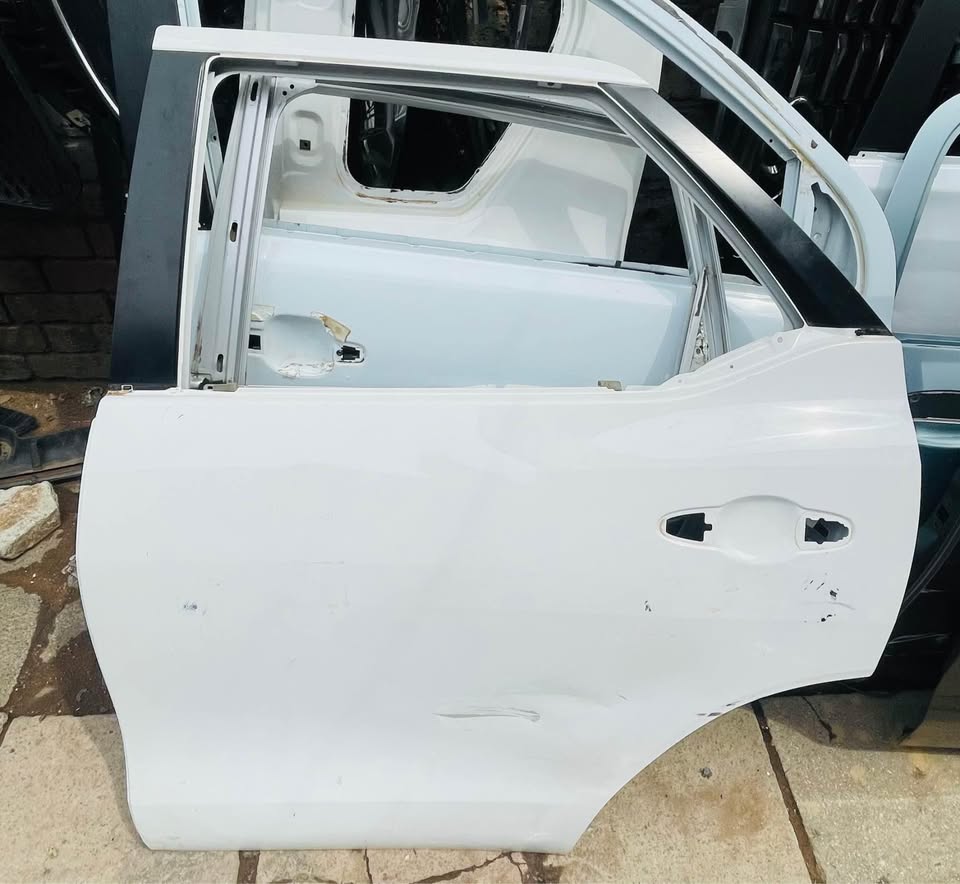 Toyota Fortuner GD6 back door - Private Seller
