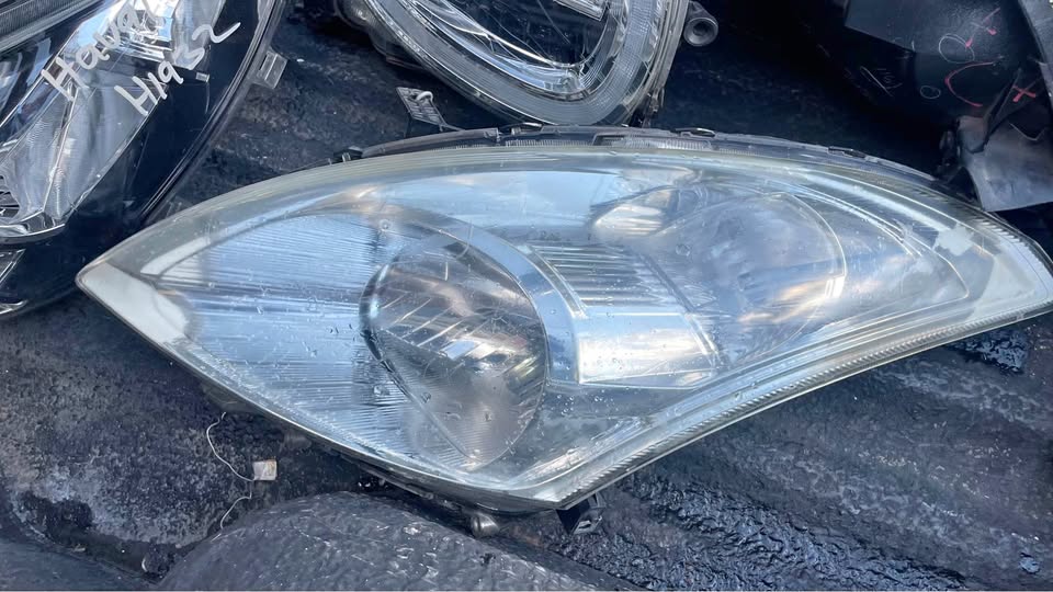 Suzuki Swift headlight - Private Seller Suzuki Swift headlight - Private Seller
