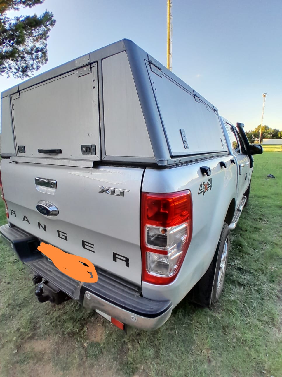 Alu Cab Stainless Steel and Aluminium Canopy Ford Ranger Double Cab Canopy - Private Seller Alu Cab Stainless Steel and Aluminium Canopy Ford Ranger Double Cab Canopy - Private Seller