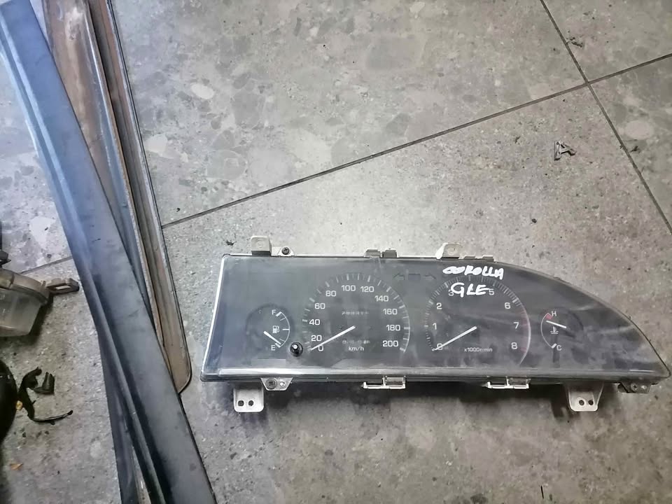 Toyota Corolla/Conquest 1.6L Cluster