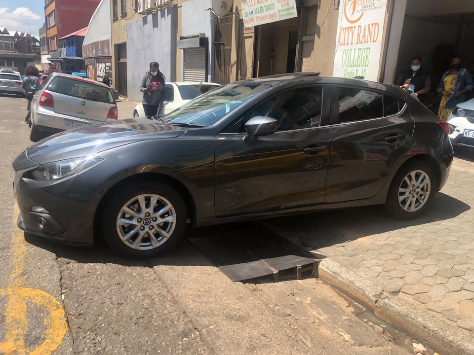 2015 MAZDA 3 1.6 AUTOMATIC