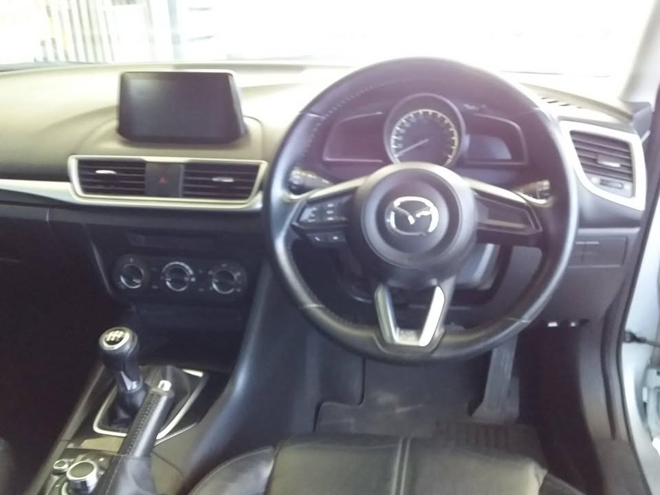 2017 model Mazda 3 dynamic hacthback