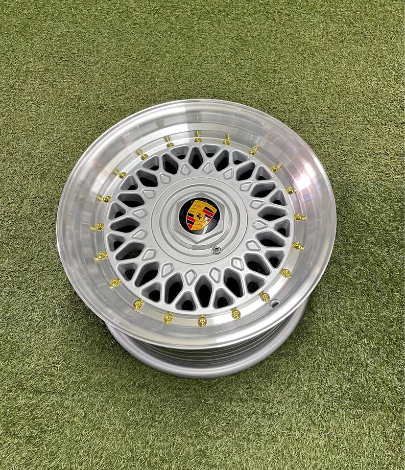 15 INCH PORSCHE MESH DESIGN RIM SET - Private Seller 15 INCH PORSCHE MESH DESIGN RIM SET - Private Seller