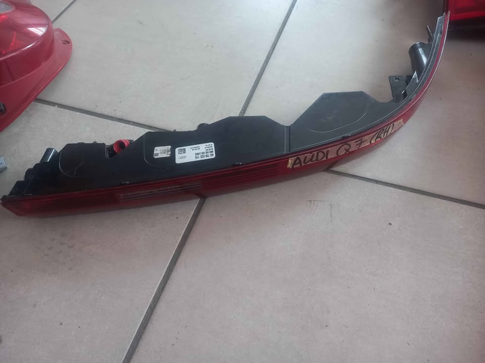AUDI Q7 TAILLIGHT RIGHT SIDE - Private Seller