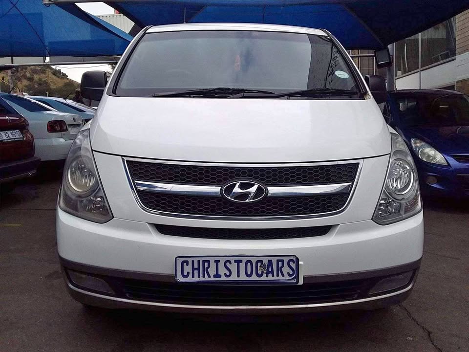 Used Hyundai H-1 2.5VGTi bus Elite 9-seater - Private Seller