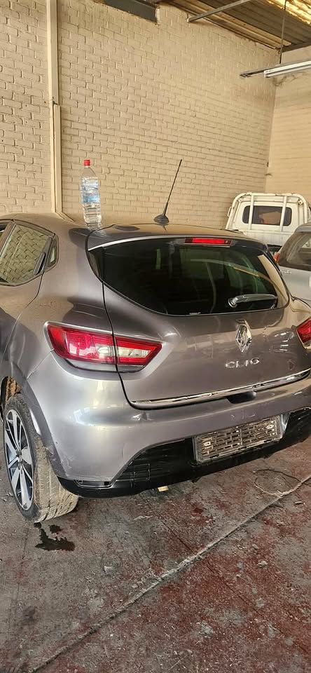 Renault Clio 4 for stripping - Private Seller Renault Clio 4 for stripping - Private Seller