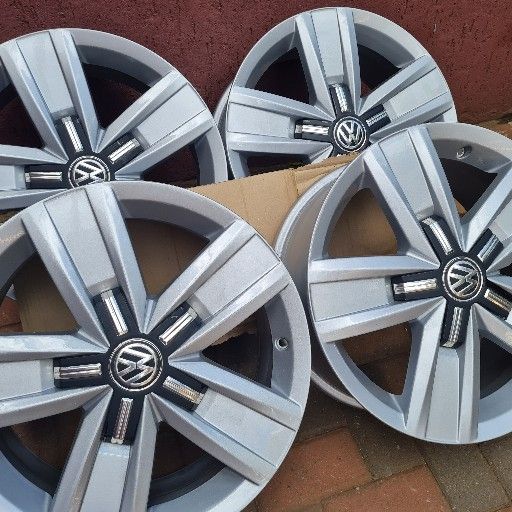 VW T6 17INCH TRANSPORTER OEM MAGS - Private Seller VW T6 17INCH TRANSPORTER OEM MAGS - Private Seller