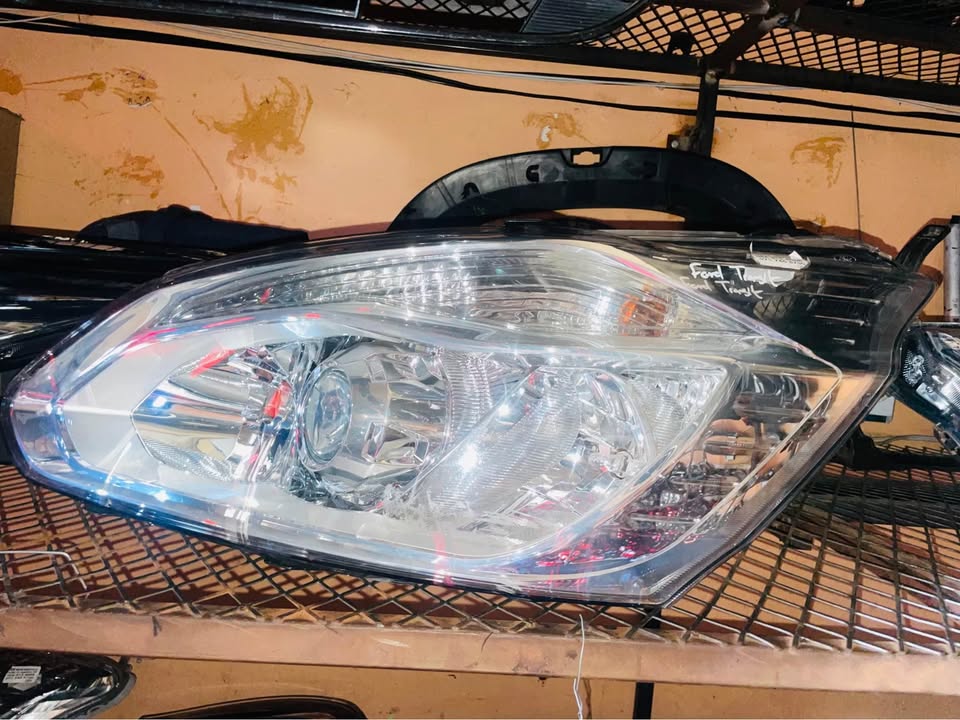 Ford Transit/Tourneo Headlight 2014+ - Private Seller
