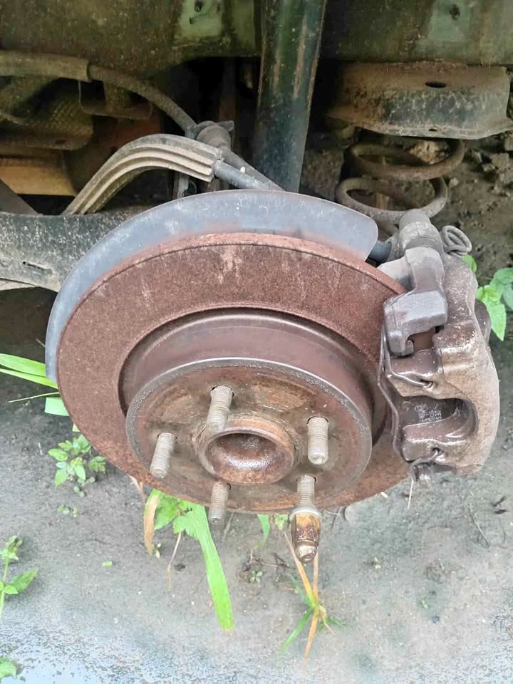 Volvo S40 2.0 2007 left rear brake disc