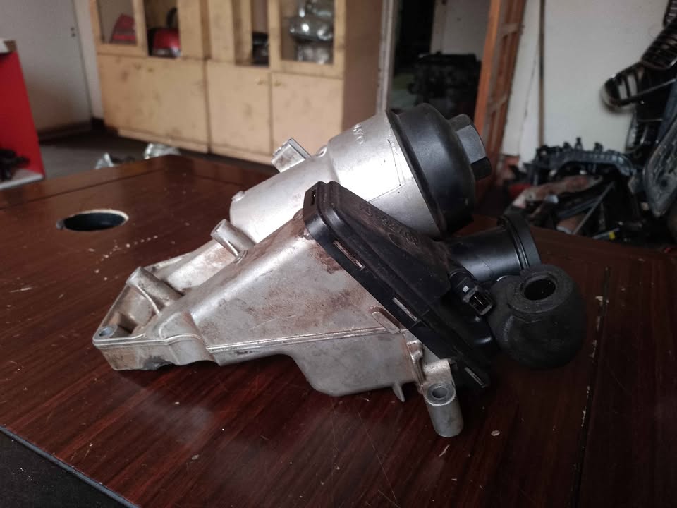 VOLVO S40 2006 OIL FILTER HOUSING AVAILABLE DELIVERY AVAILABLE COUNTRY WIDE - Private Seller VOLVO S40 2006 OIL FILTER HOUSING AVAILABLE DELIVERY AVAILABLE COUNTRY WIDE - Private Seller