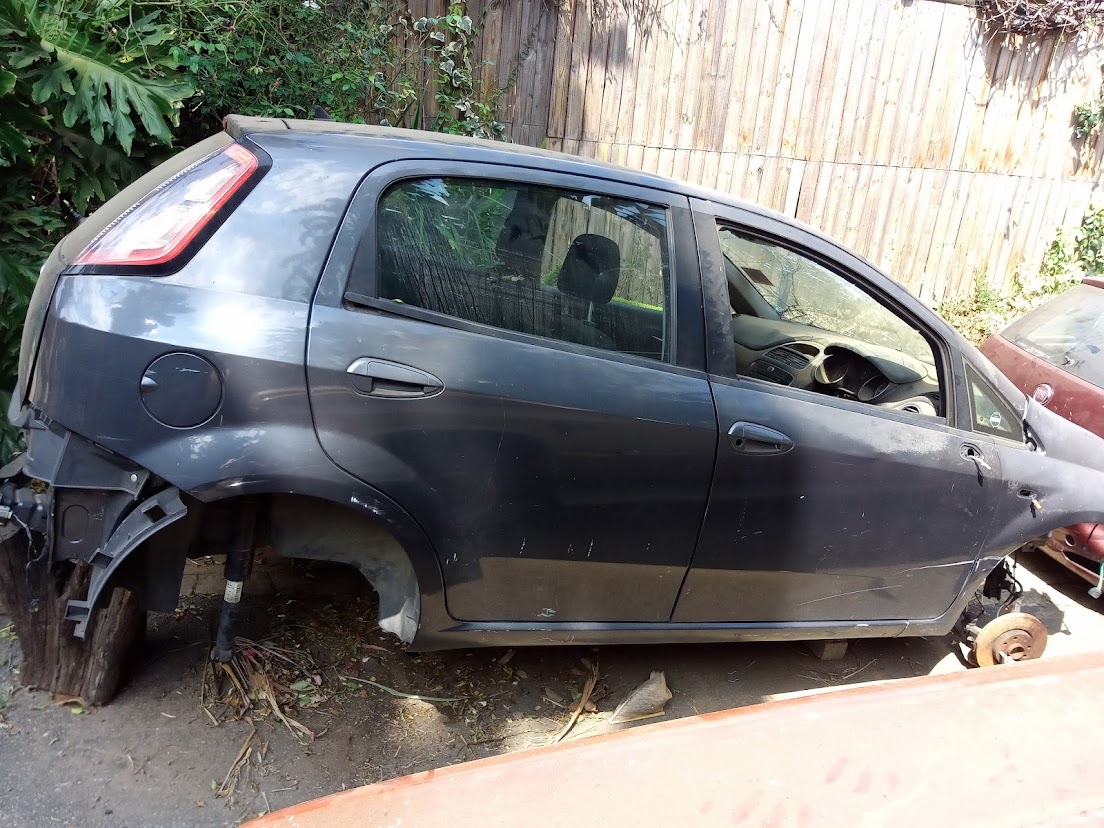 Fiat Punto's Stripping For Spares