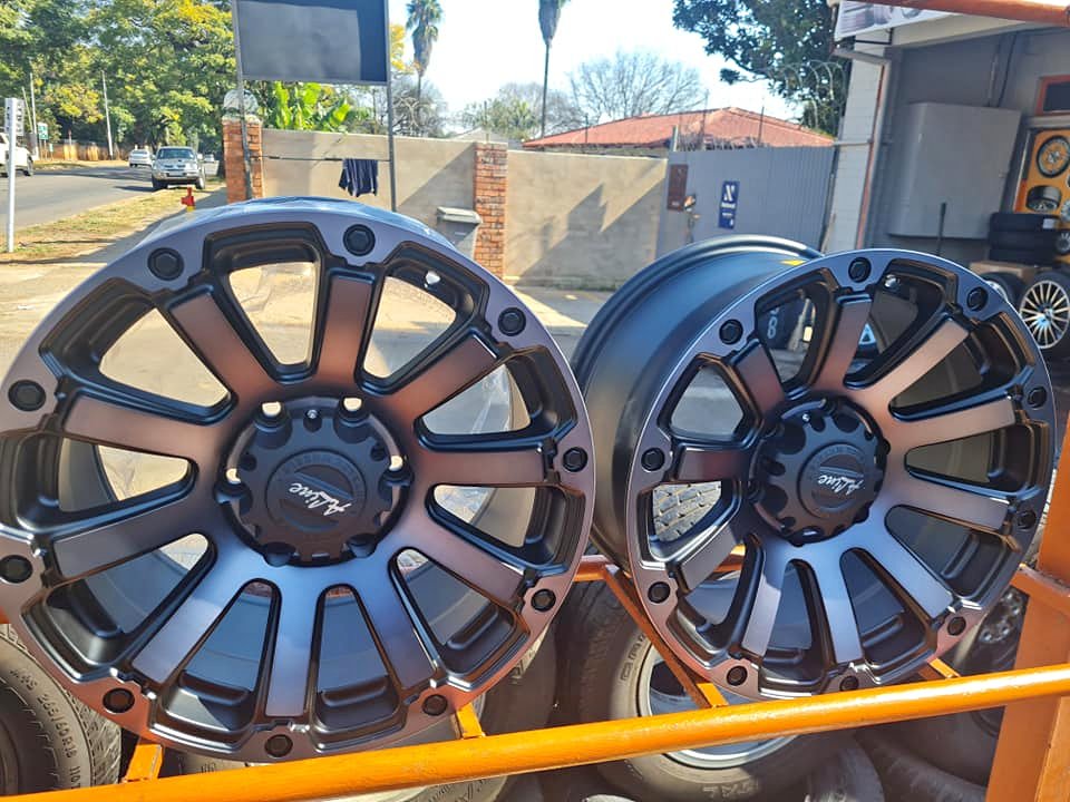 Toyota Hilux Aline brand new mags size 17