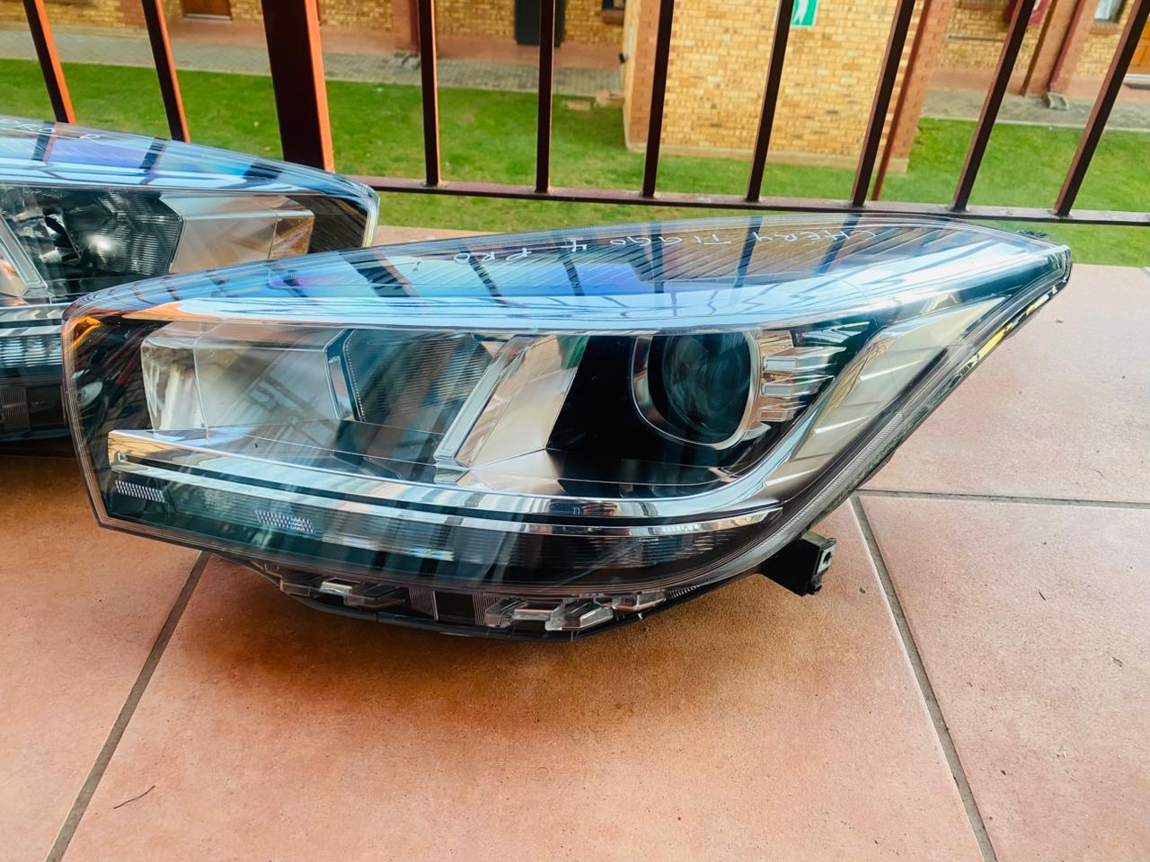 Chery tiggo 4 pro left and right headlight in excellent condition - Private Seller