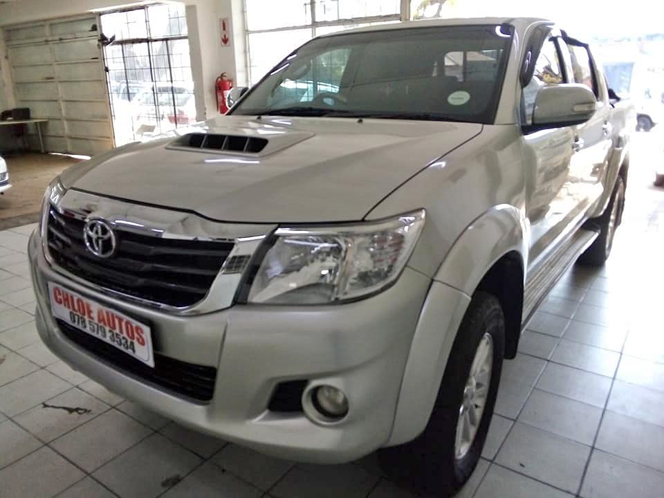 2014 TOYOTA HILUX 3.0 D4D LEGEND 45  DOUBLE CAB MANUAL 4X2 GOLD