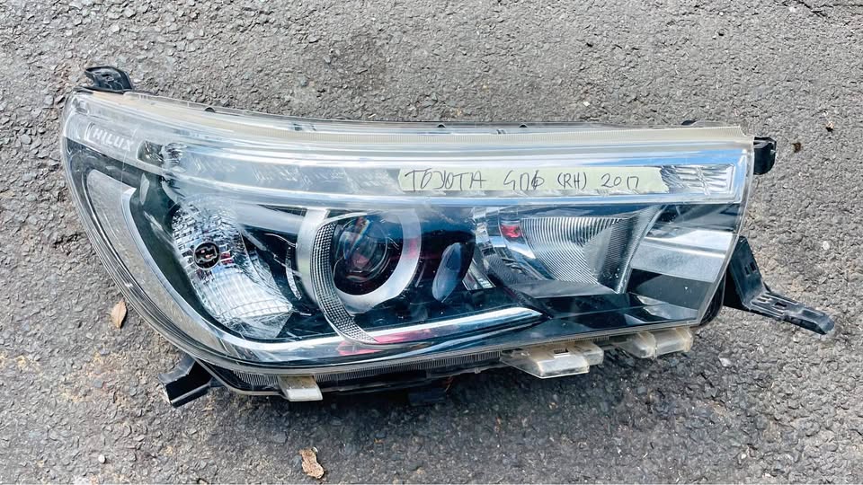 Toyota Hilux GD6 LED HEADLIGHT - Private Seller Toyota Hilux GD6 LED HEADLIGHT - Private Seller