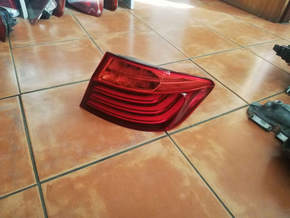 BMW right side taillight for f10 2011 to 2014 - Private Seller BMW right side taillight for f10 2011 to 2014 - Private Seller