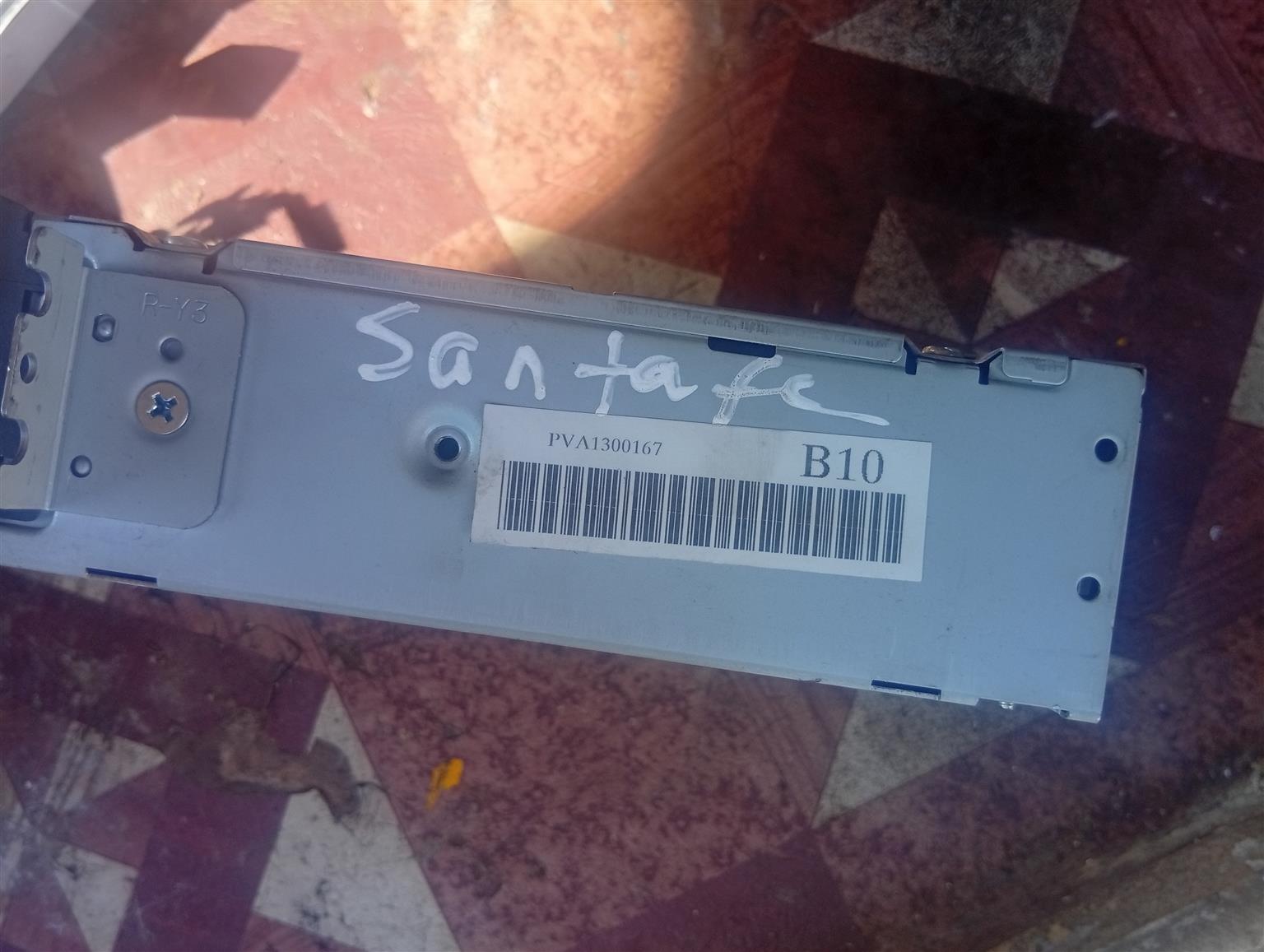 Hyundai santafe car radio - Private Seller