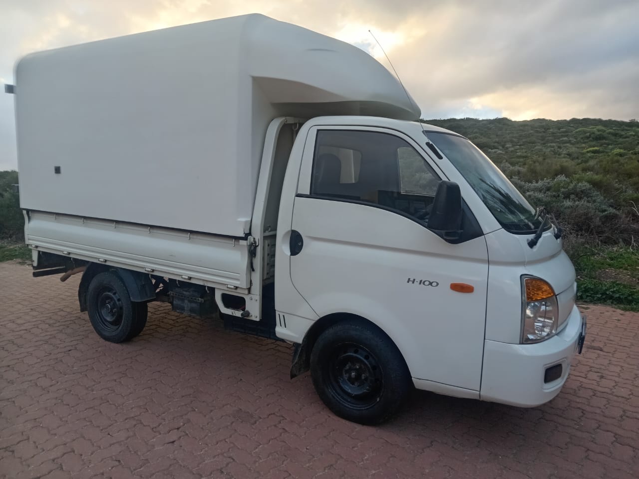2014 HYUNDAI H100 2.6D TRUCK