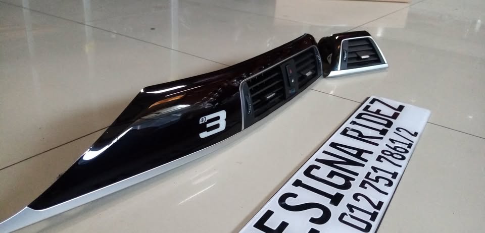 BMW DASH BOARD TRIMS & VENTS F30 340I - Private Seller BMW DASH BOARD TRIMS & VENTS F30 340I - Private Seller
