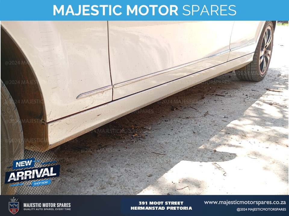 2011 mercedes benz c200 cgi w204 side skirts for sale - Private Seller 2011 mercedes benz c200 cgi w204 side skirts for sale - Private Seller