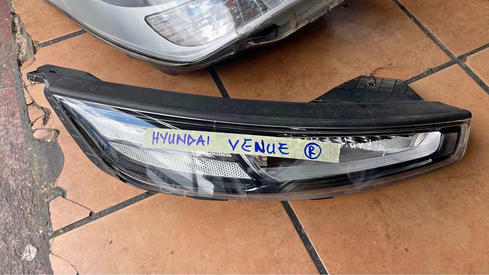 Hyundai Venue headlight - Private Seller Hyundai Venue headlight - Private Seller