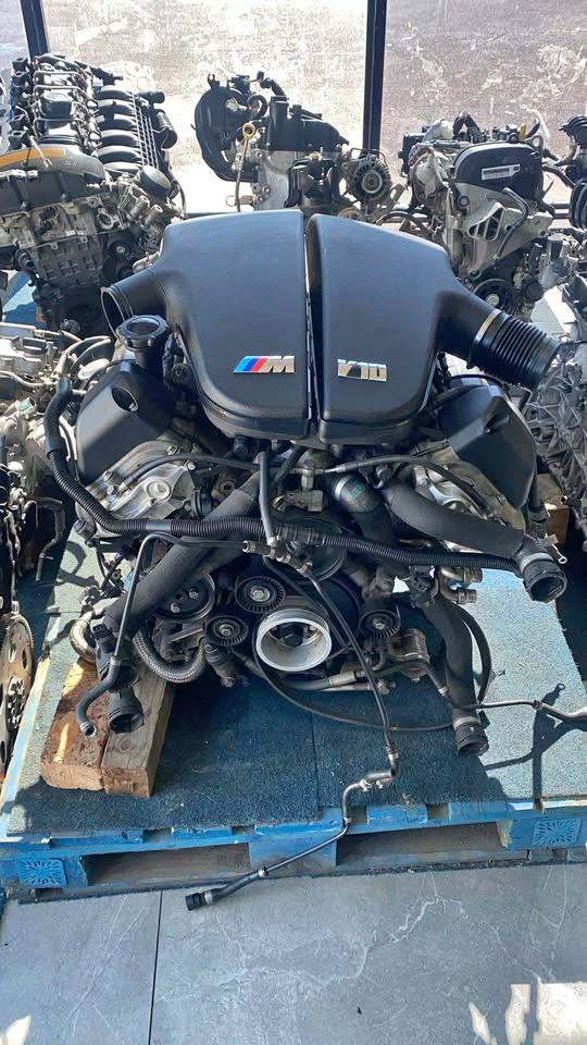 BMW E60 M5 S85 engine