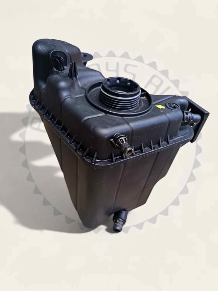 BMW F30/F34 3 SERIES AND F32, F33, F36 4 SERIES WATER BOTTLE, EXPANSION TANK AVAILABLE FOR SALE - Private Seller BMW F30/F34 3 SERIES AND F32, F33, F36 4 SERIES WATER BOTTLE, EXPANSION TANK AVAILABLE FOR SALE - Private Seller