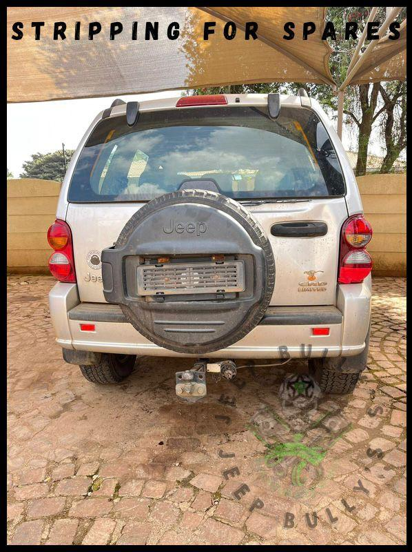 2.8 Jeep Cherokee Kj Diesel Facelift: Spare Wheel Holder - Private Seller 2.8 Jeep Cherokee Kj Diesel Facelift: Spare Wheel Holder - Private Seller