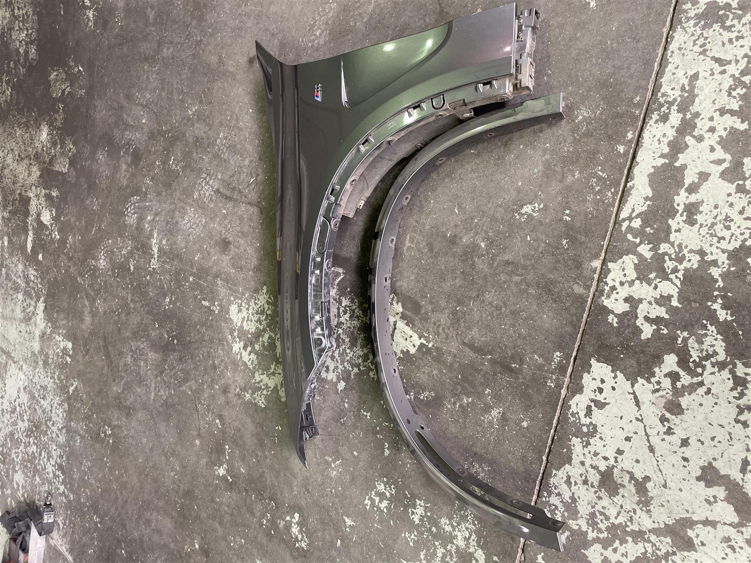 BMW X5 F15 left front fender and fender moulding - Private Seller BMW X5 F15 left front fender and fender moulding - Private Seller