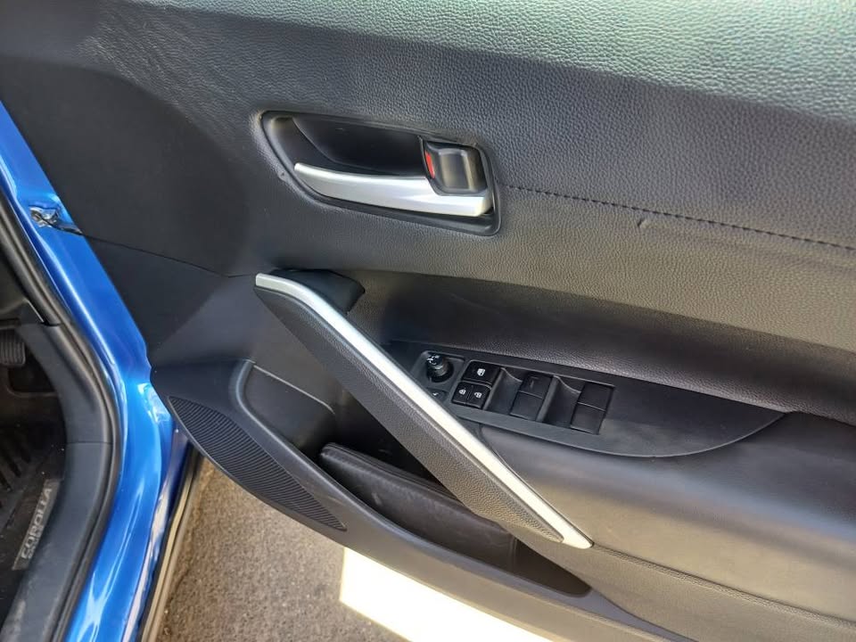 Used 2022 Toyota Corolla Cross 1.8 Hybrid XS - Private Seller
