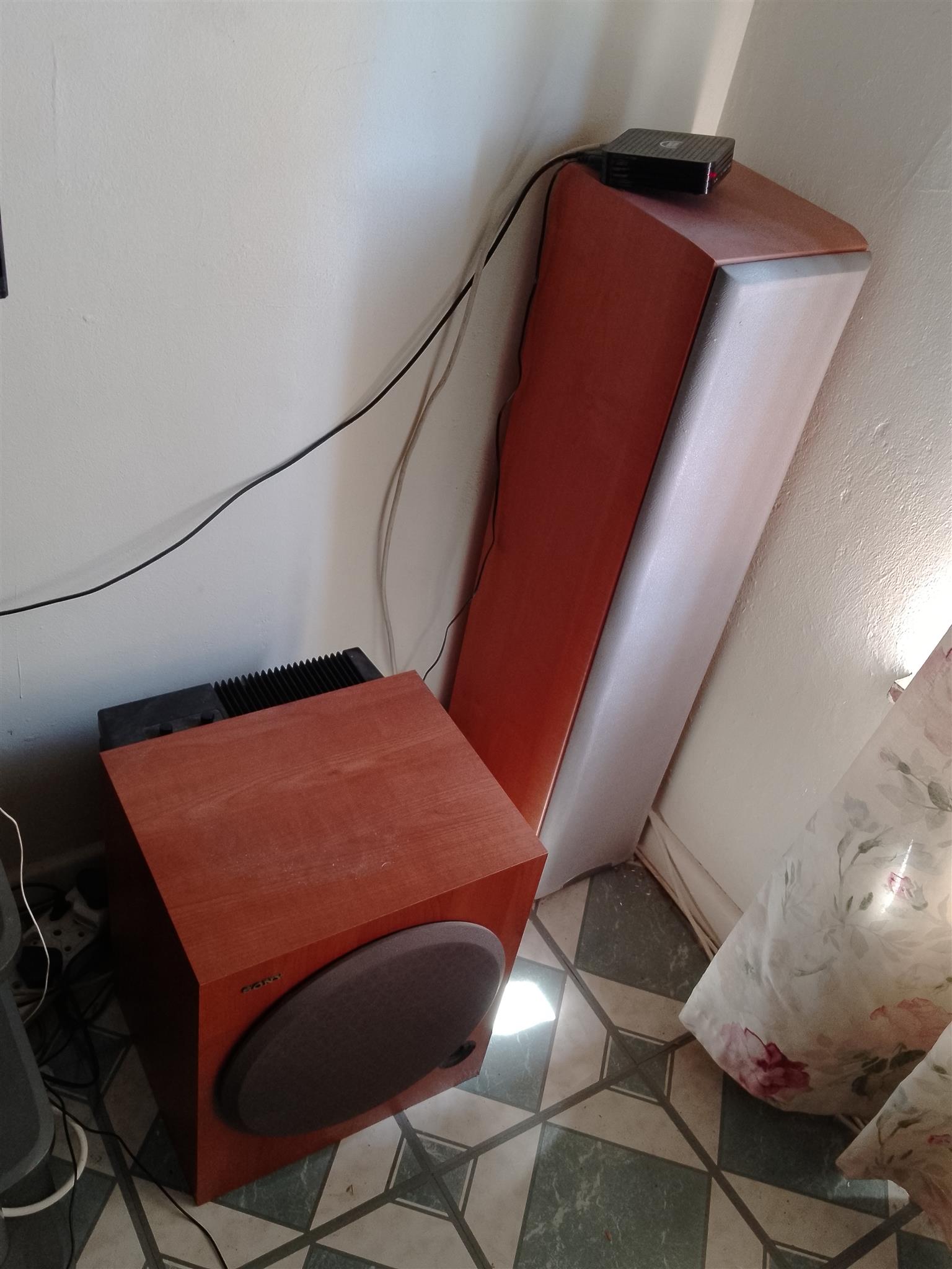 Sony speakers and sub woofer
