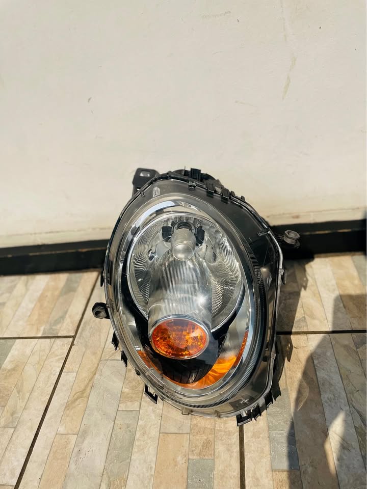 Mini Cooper R55 R56 headlight - Private Seller Mini Cooper R55 R56 headlight - Private Seller