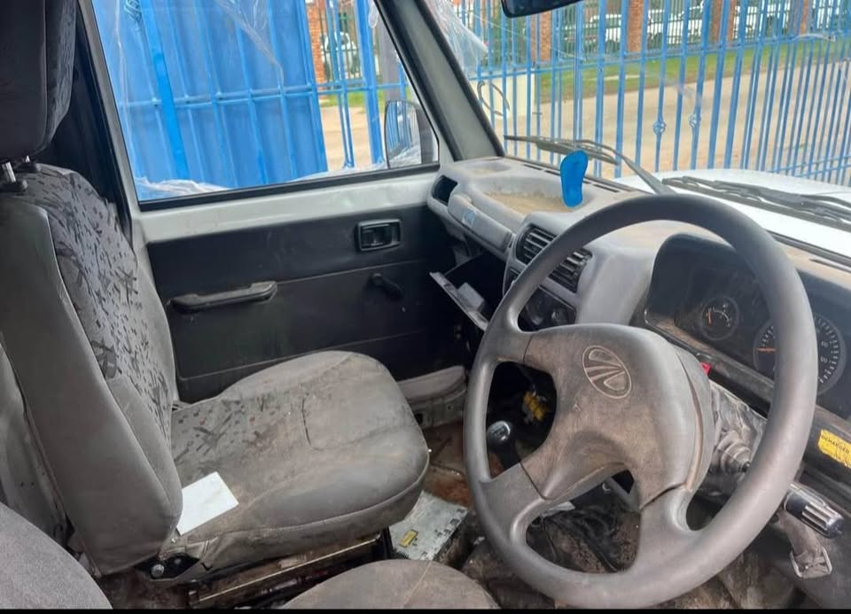 Mahindra Bolero 2.5 Maxi Truck Plus Stripping For Spare Parts - Private Seller Mahindra Bolero 2.5 Maxi Truck Plus Stripping For Spare Parts - Private Seller