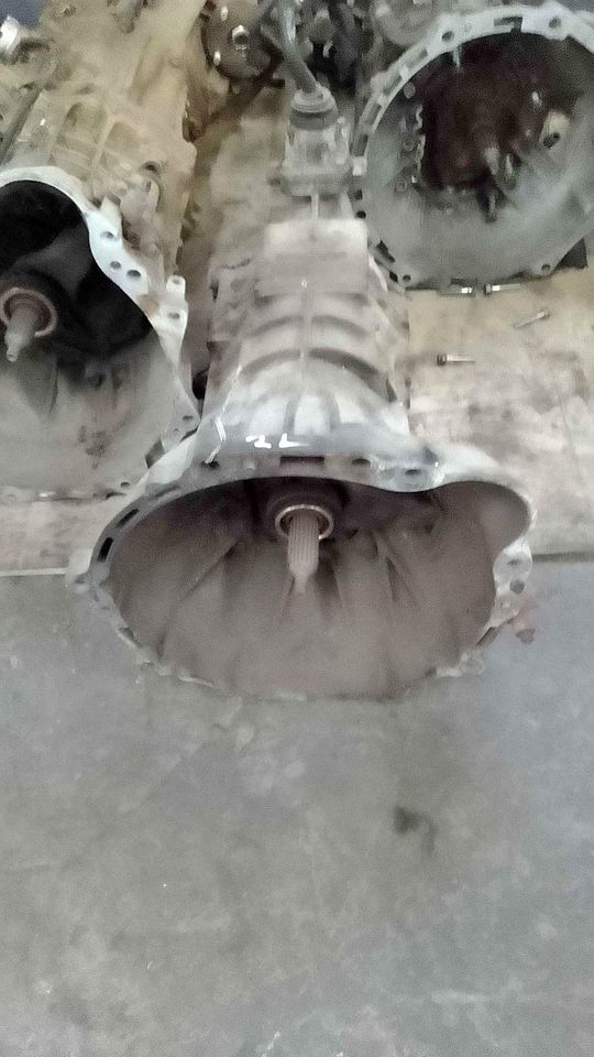 TOYOTA HILUX 2L 4X2 MANUAL GEARBOX FOR SALE - Private Seller TOYOTA HILUX 2L 4X2 MANUAL GEARBOX FOR SALE - Private Seller